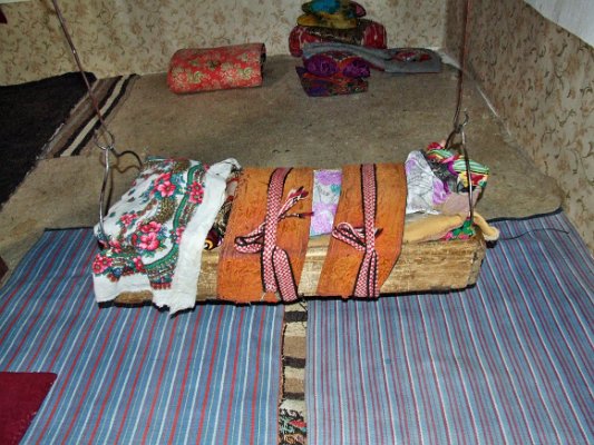 Na cestě z Chorogu do Iškašimu, návštěva u Pamírců